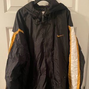 MEN WINDBREAKER STYLE NIKE JACKET XL 8/10 condition.